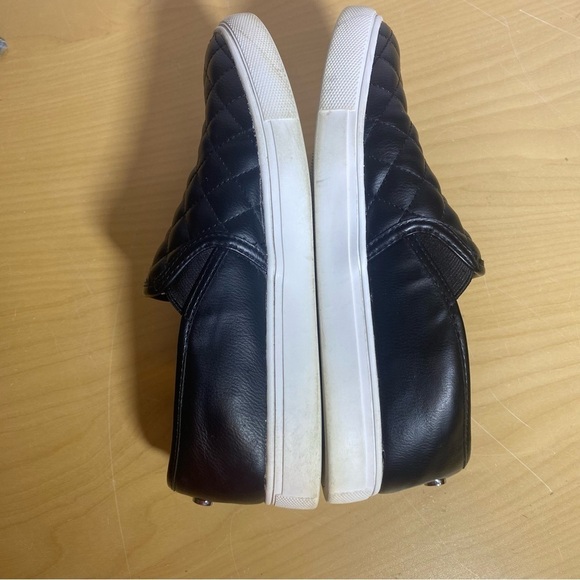 STEVE MADDEN Women's size 8M Electric Slip on Black Quilted style ELTR01S1 - Picture 6 of 10